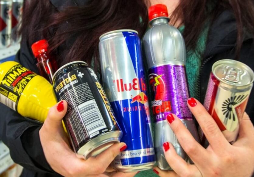 Почему есть ночью вредно? О самом серьезном вреде, который могут нанести энергетики, можете почитать в этой статье. Фото.