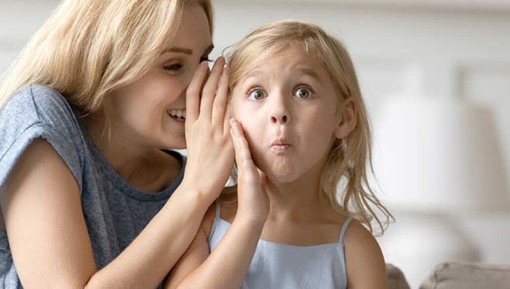 Считается, что сказки помогают правильно воспитывать детей. Фото.