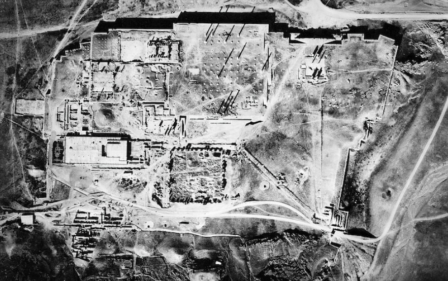 Эрих Шмидт впервые в истории археологии применил аэрофотосъемку. Фото.