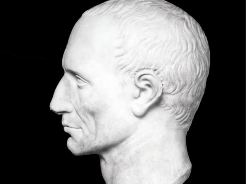 Какой бюст Юлия Цезаря самый точный. Долгое время этот бюст Юлия Цезаря считался самым точным. Фото.