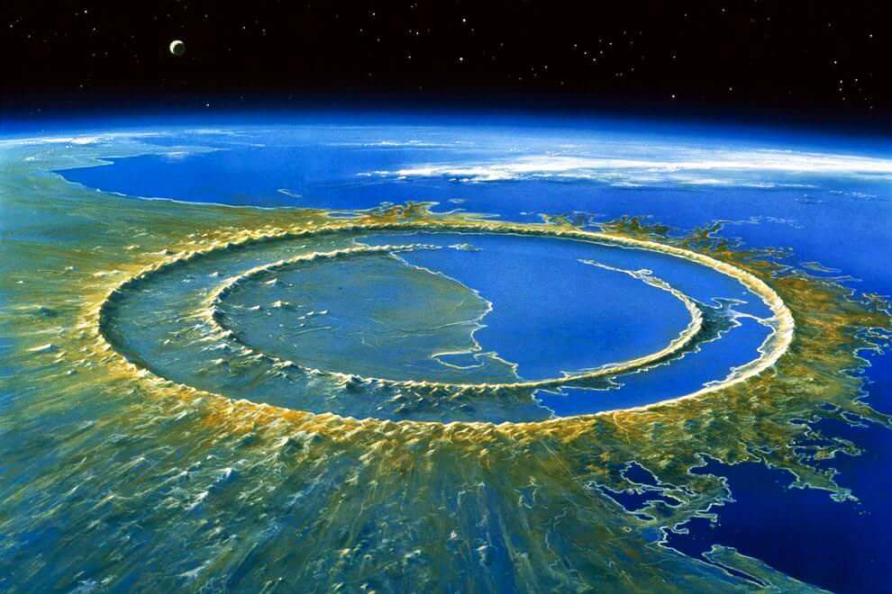 chicxulub crater 1 <p>Динозавры вымерли 66 миллионов лет назад в результате падения на Землю большого метеорита. Ученым уже удалось восстановить события и выяснить как это происходило. Однако до последнего момента оставалось загадкой в какое время года произошла катастрофа. Но, похоже, что палеонтологам все же удалось найти ответ. Помогли в этом окаменелости древних рыб обнаруженные на участке Танис, который расположен в формации Хелл-Крик (Северная Дакота). Это одно из немногих мест, где имеется четкая граница между меловым и палеогеновым периодом. Здесь ученым удалось найти множество окаменелостей динозавров, древних растений, первых млекопитающих, рыб и прочих живых организмов. Причем все они отлично сохранились, на некоторых скелетах даже видны остатки мягких тканей. Именно благодаря такой отличной сохранности окаменелостей ученым и удалось найти ответ на интересующий вопрос.