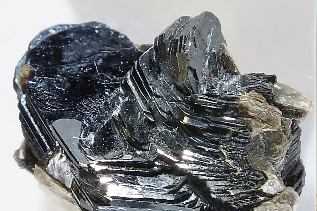 На Луне возникали краткие всплески магнетизма. Охлажденный титан мог стать причиной всплеска магнетизма на Луне. На Луне возникали краткие всплески магнетизма. Охлажденный титан мог стать причиной всплеска магнетизма на Луне. Фото.