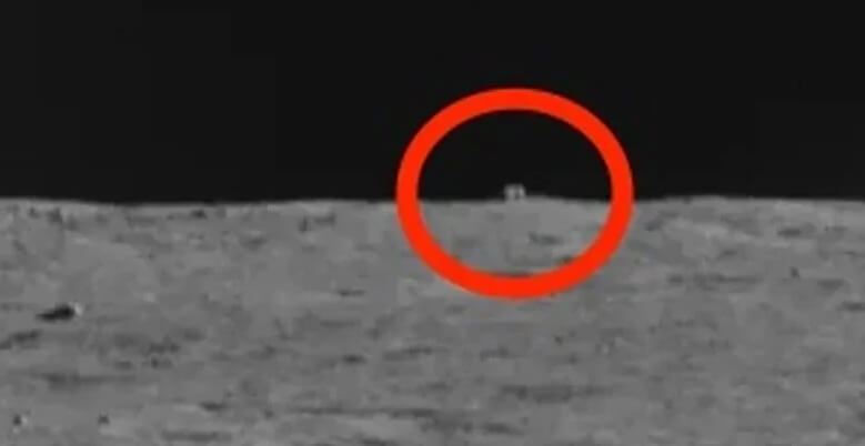Загадочный объект на Луне. Снимок загадочного монолита, опубликованный в декабре 2021 года. Фото.