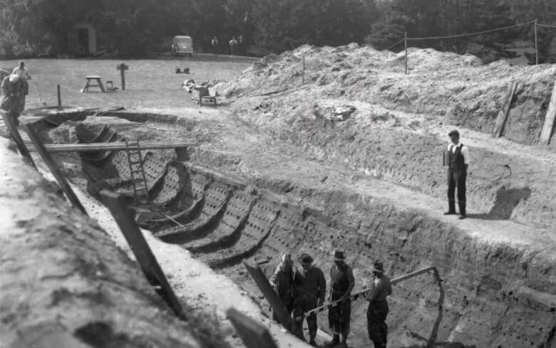 Раскопки англосаксонского корабля. Фото.