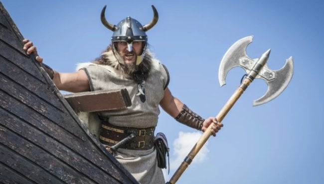 Кому на самом деле принадлежали «рогатые» шлемы викингов? Фото.