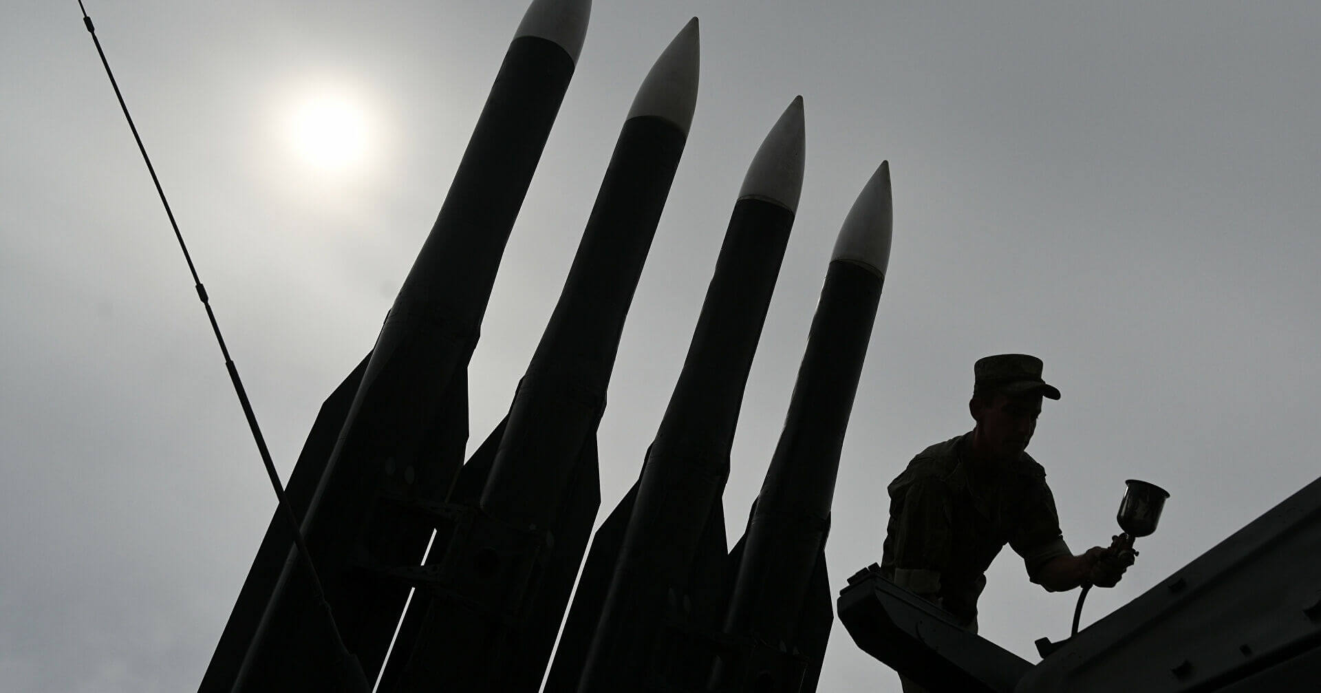 А ведь вместо финансирования вооружений, мы могли бы бороться с изменением климата и пандемией. Фото.