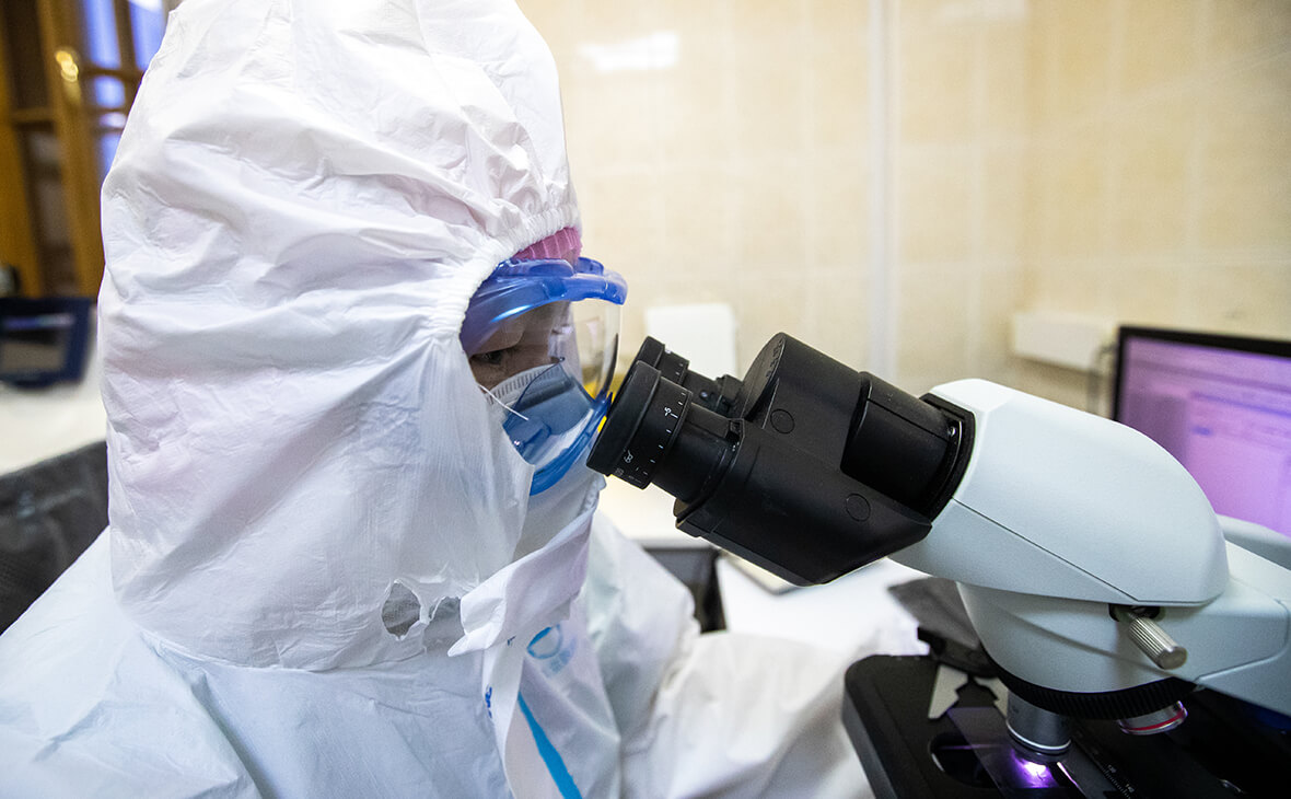Ученые обнаружили у штамма Омикрон нехарактерно высокую для коронавируса скорость мутации. Фото.