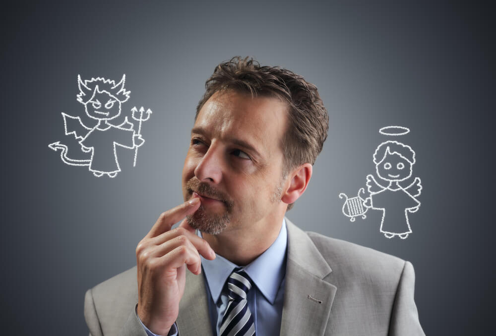 Нормы и принципы рождаются в обществе сами по себе. Фото.