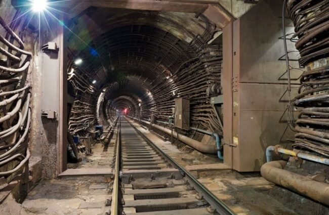 В качестве бомбоубежища отлично подходит метрополитен. Фото.