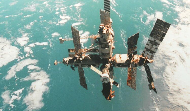 Частные космические станции. Орбитальная станция «Мир». Фото.