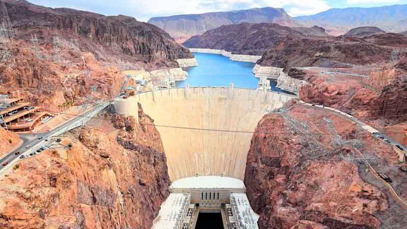 Засуха в США бьет рекорды. Уровень воды в водоемах на западе США критически низкий. Фото.