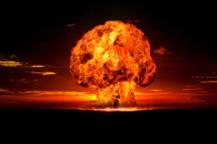 Что делать во время ядерного взрыва? Грибовидное облако образуется в результате взрыва ядерной бомбы. Фото.