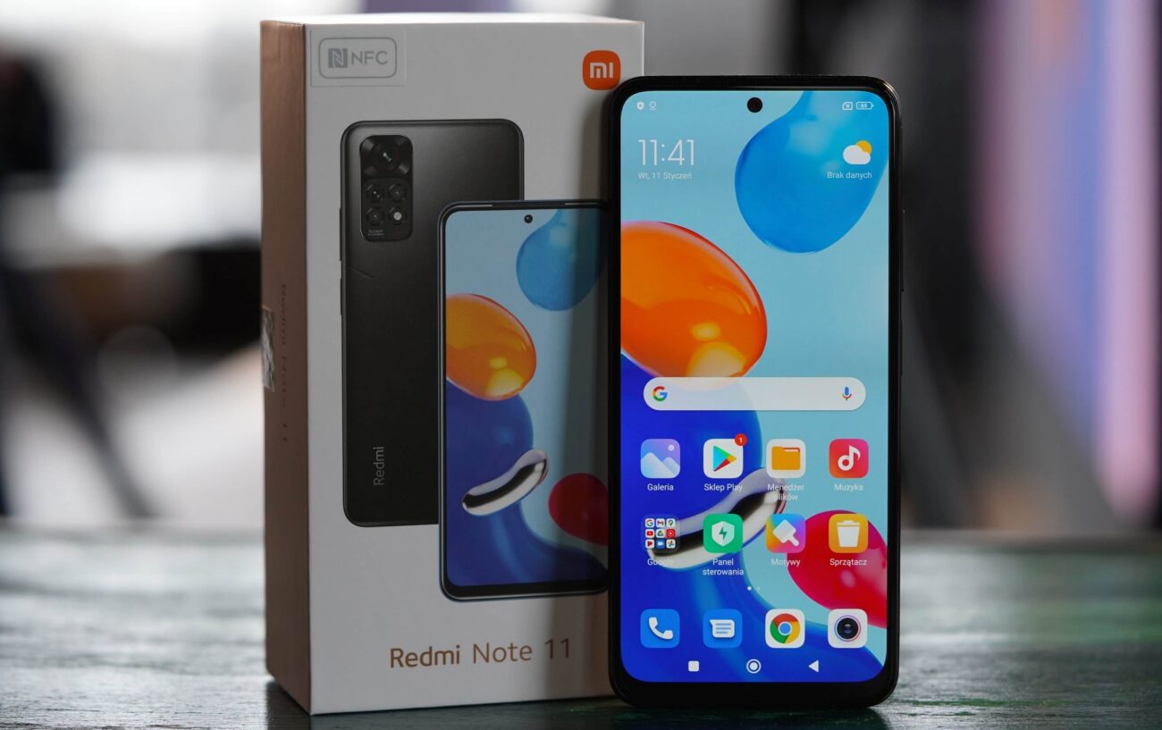 Дисплей Redmi Note 11 Pro имеет частоту обновления 120 Гц, что выше, чем у iPhone 13. Фото.