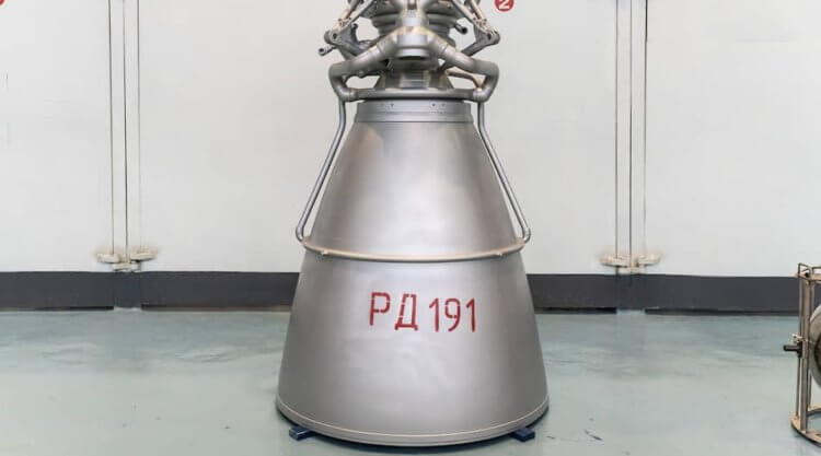 Ракеты «Ангара» работают на безопасном топливе. Ракетный двигатель РД-191. Фото.