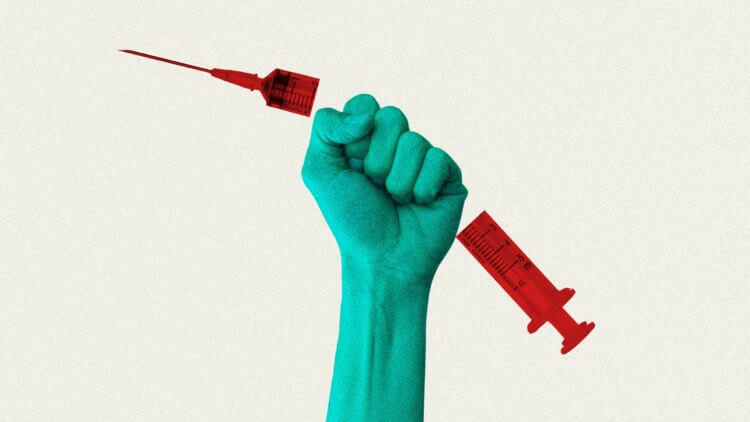 Фейки о вакцинации против COVID-19: нет, вы не заболеете СПИДом после прививки. Появление новых вариантов вируса, которые заражают быстрее исходного – вопрос времени. Фото.
