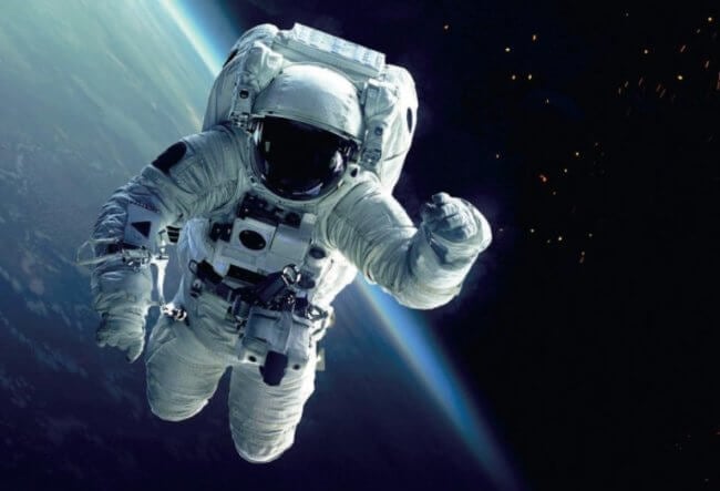 Как тренируются космонавты до и после полета в космос? Фото.
