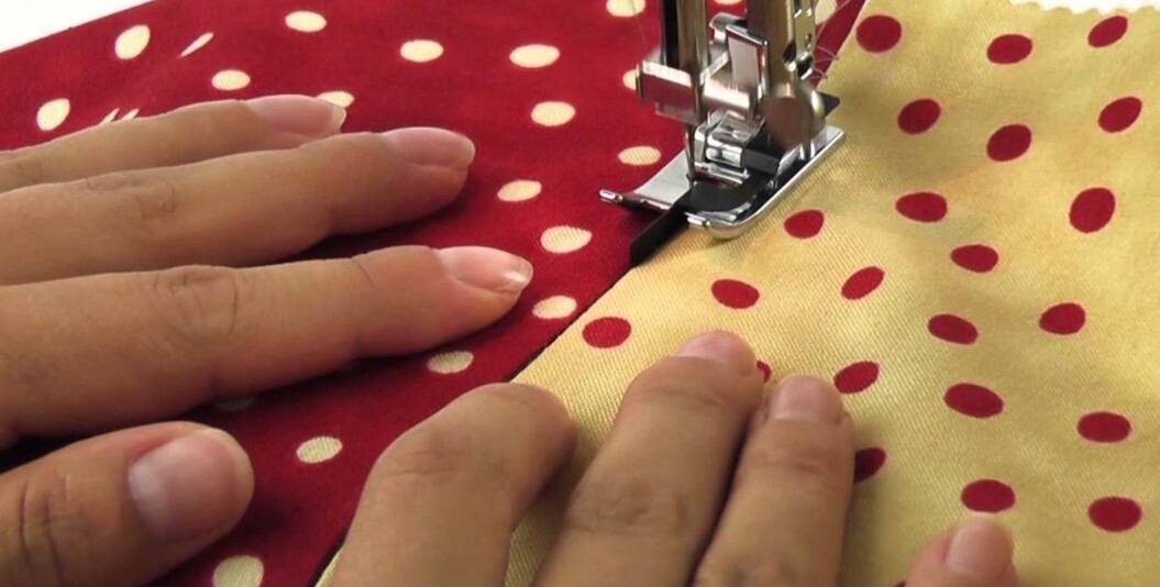 Сырье для производства одежды. Ткань — один из самых распространенных материалов для изготовления одежды. Фото.