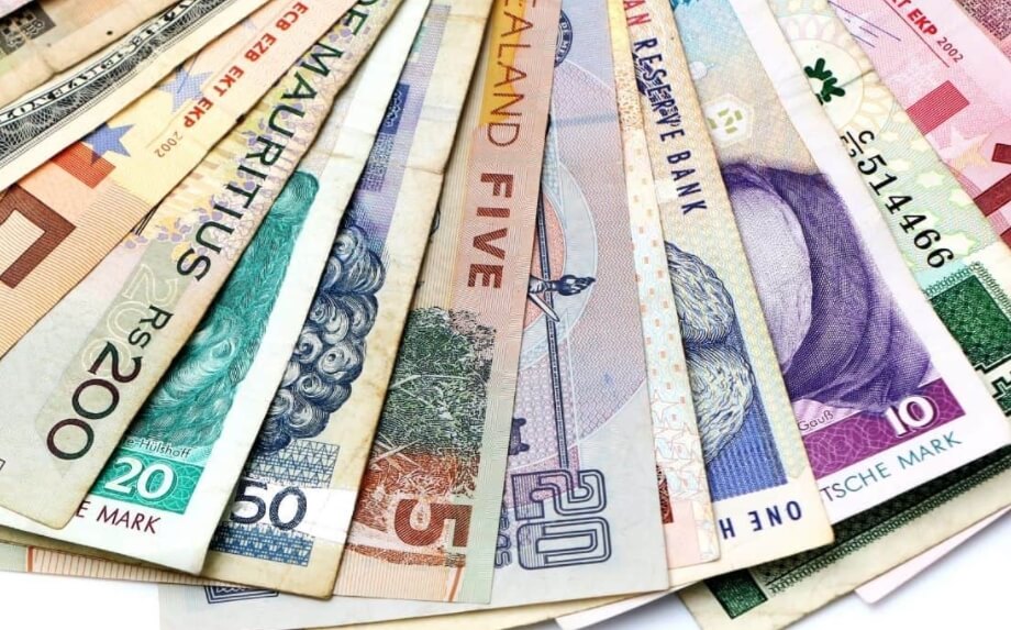 Идея создать общемировую валюту возникла давно, но ее реализация — крайне сложная задача. Фото.