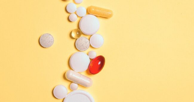 Медикаментозное лечение депрессии эффективно для огромного числа пациентов. Фото.