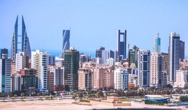 Самые дорогие валюты в мире. Столица Бахрейна, город Манама. Фото.