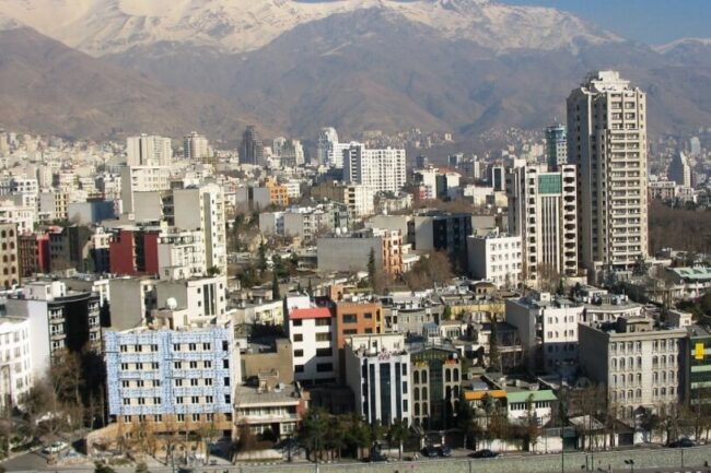 Самые дешевые валюты в мире. Столица Ирана, город Тегеран. Фото.