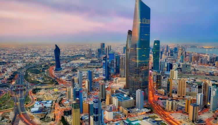 Самые дорогие валюты в мире. Столица Кувейта, город Эль-Кувейт. Фото.
