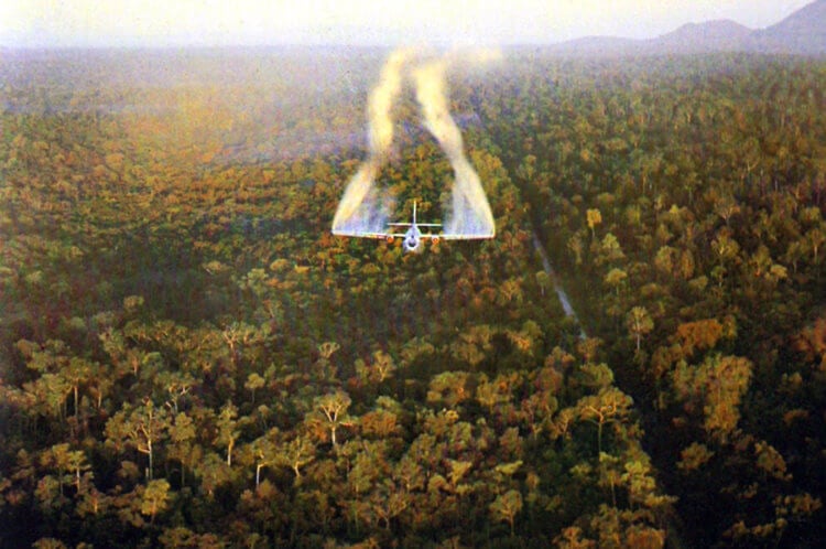 Напалм. США активно использовали напалм во время вьетнамской войны. Фото.