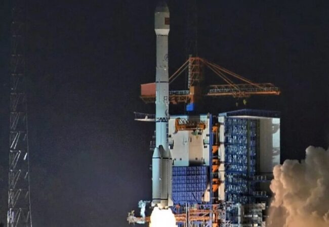 Какая ракета упала на Луну? Ракета-носитель Long March 3C. Фото.