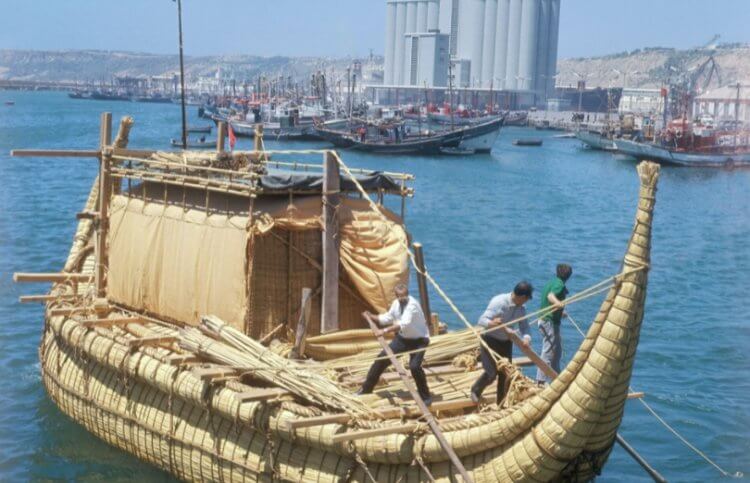 Тур Хейердал — норвежский морской путешественник. Копия древнеегипетского корабля. Фото.