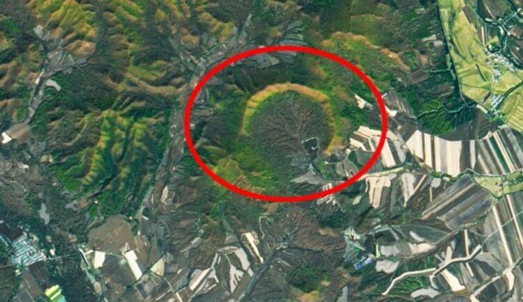 Ученые нашли самый большой земной кратер за последние 100 000 лет. Расположение кратера Илан. Фото.