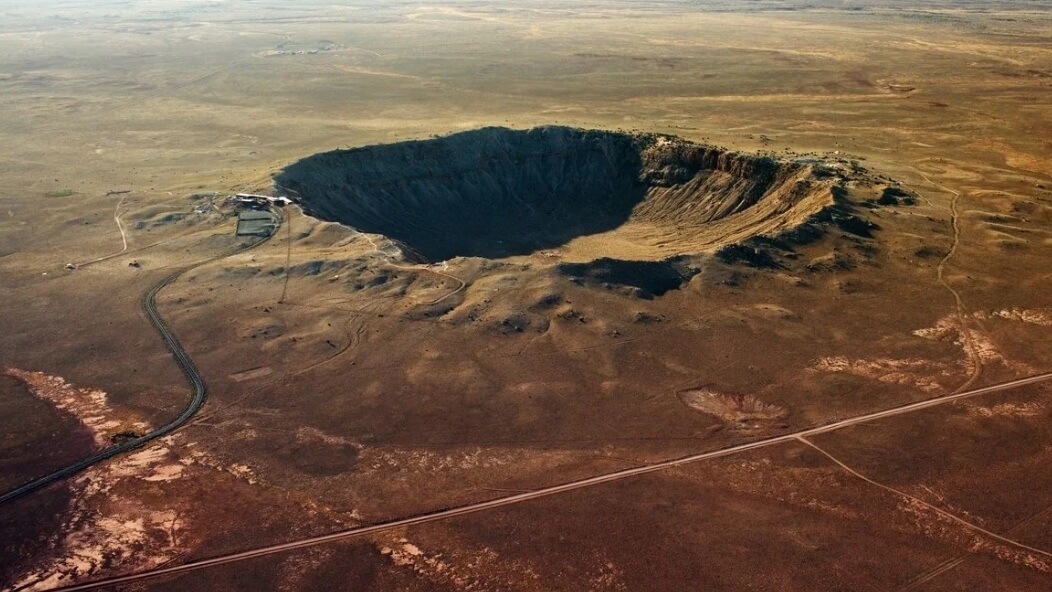 Изучение кратеров Земли. На Земле, как и на других планетах, очень много кратеров. Фото.