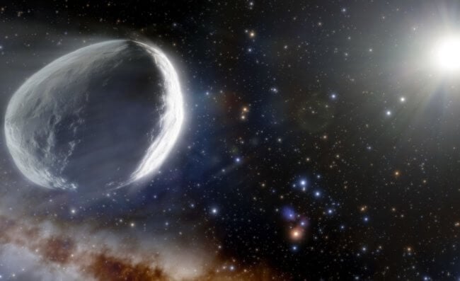 Ученые нашли самую большую комету — она крупнее остальных в 50 раз. Фото.