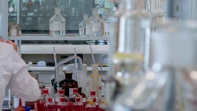 Изучение инфекционных болезней и патогенов – важнейшая профилактика возможных эпидемий. Фото.