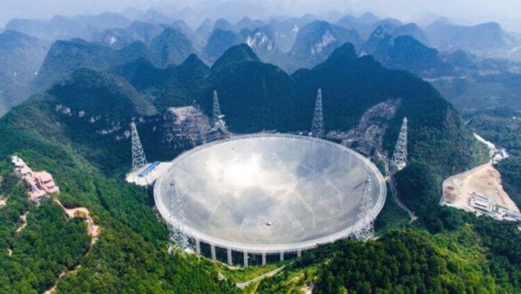 Новая попытка связаться с инопланетянами. Китайский телескоп FAST. Фото.
