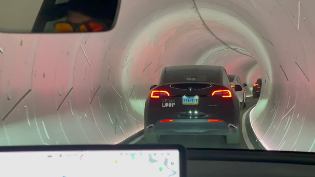 Пробка внутри тоннеля The Boring выглядит смешно. Фото.