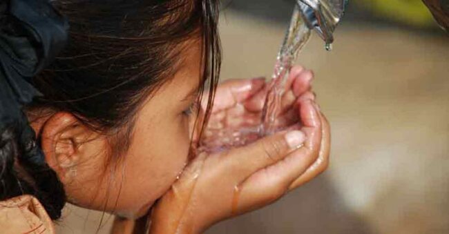 Доступ к чистой воде и продуктам питания, наравне с правилами гигиены является наилучшей профилактикой не только холеры, но и других кишечных инфекций. Фото.