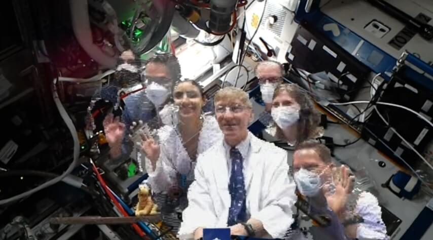 Голограмма Йозефа Шмидта и его коллег. Фото.