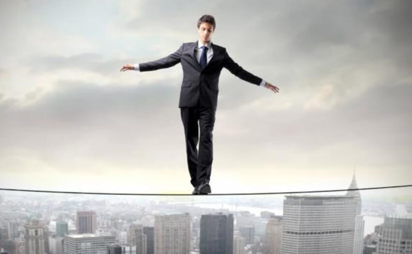 Почему не нужно бояться риска и провала? Ученые считают, что богатые люди выделяются особенной рискованностью. Фото.