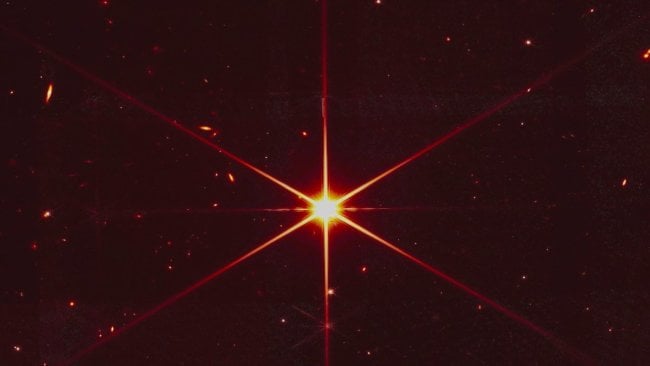 Хаббл сфотографировал звезду возрастом почти 13 миллиардов лет. Фото.