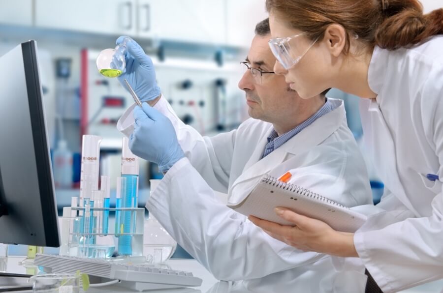 Профессия флейворист. За вкусовые и ароматические свойства многих продуктов мы обязаны флейвористам. Фото.