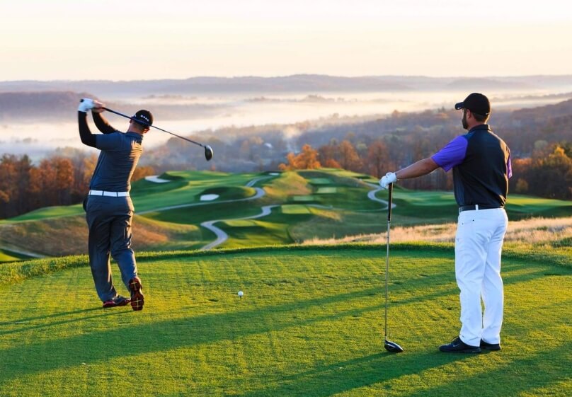 Профессия гринкипер. Гринкипер обязан быть хорошим игроком в гольф. Фото.