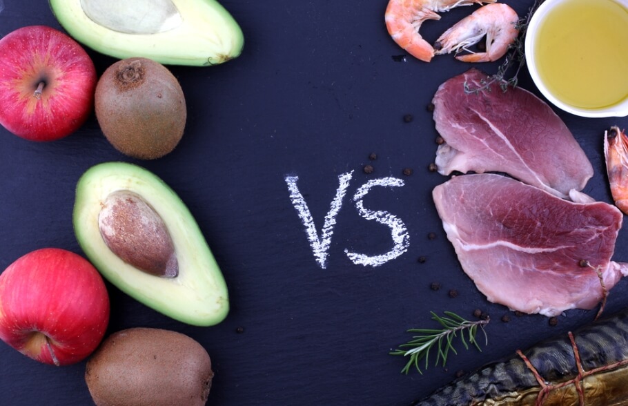 Ученые уже давно пытаются решить, что лучше, растительная пища или мясо. Фото.