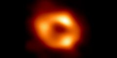 Ученые сфотографировали тень космического монстра в сердце Млечного Пути. Фото.