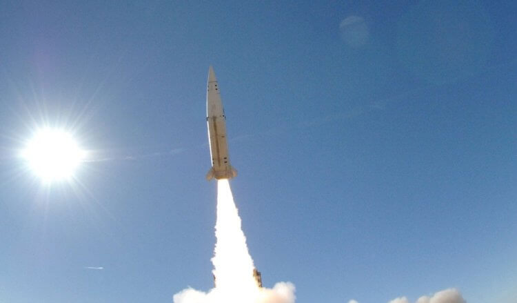 Системы HIMARS — дальность стрельбы и другие характеристики. Ракеты ATACMS Block IA способны поражать цели на расстоянии до 300 км. Фото.