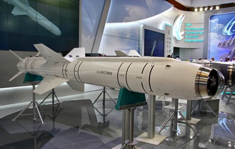 Вооружение беспилотника “Гром”. Беспилотник «Гром» может нести на борту модернизированные ракеты X-38. Фото.
