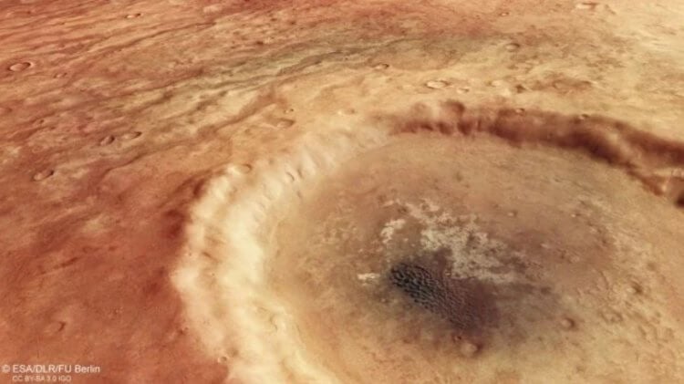 Глаз на поверхности Марса. Взгляд на кратер с другого ракурса. Фото.