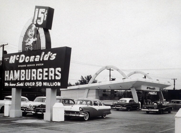 Самый первый «Макдональдс» в мире. Фото.