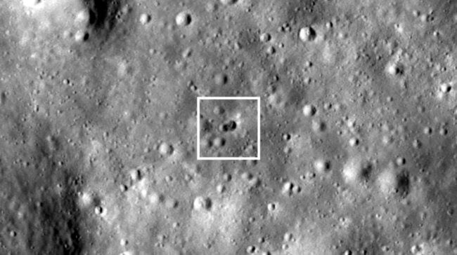 На Луне найден кратер, оставленный загадочным объектом. Фото.