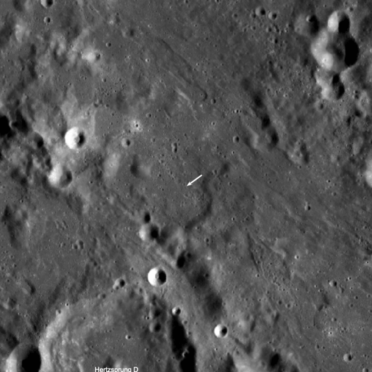 Причина возникновения двойного кратера. Двойной кратер был найден на настолько большом изображении. Фото.