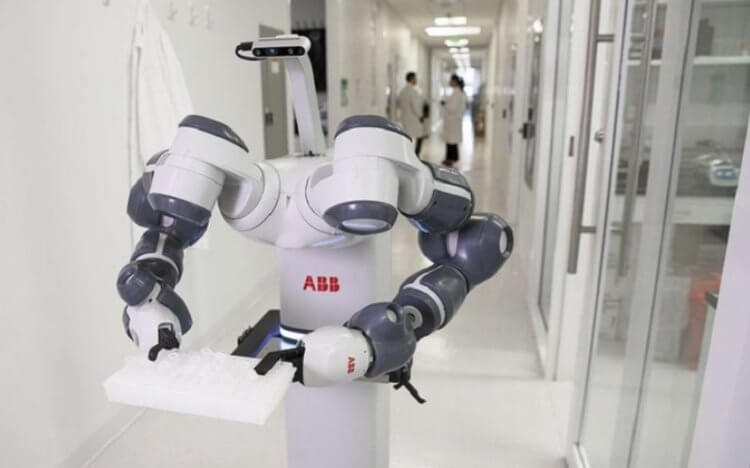 Что такое эффект зловещей долины? Роботы, предназначенные для ухода за больными, уже существуют. Фото.